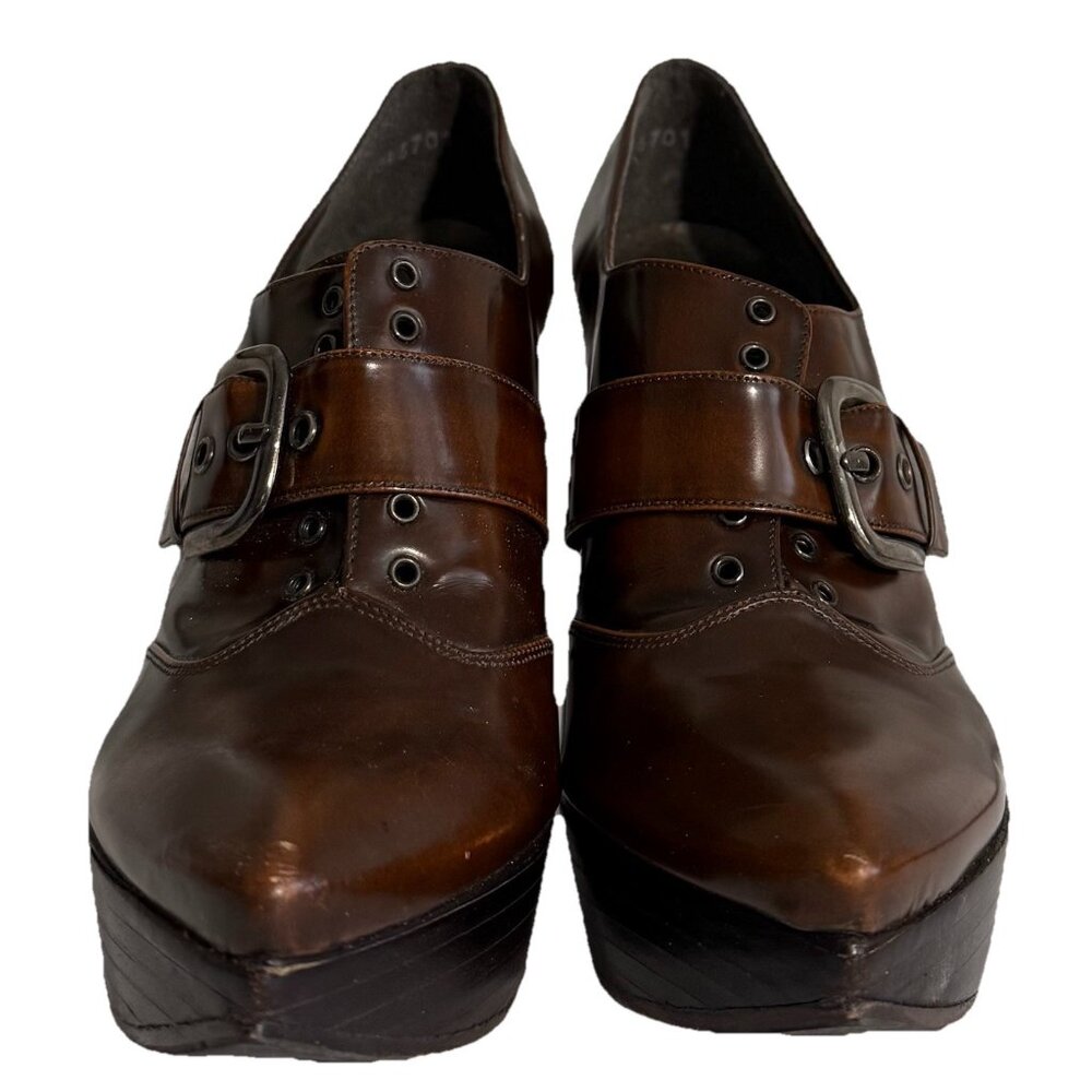 Stuart Weitzman Brown Pointed Toe Cone Heels 6.5B • Leather Buckle Strap